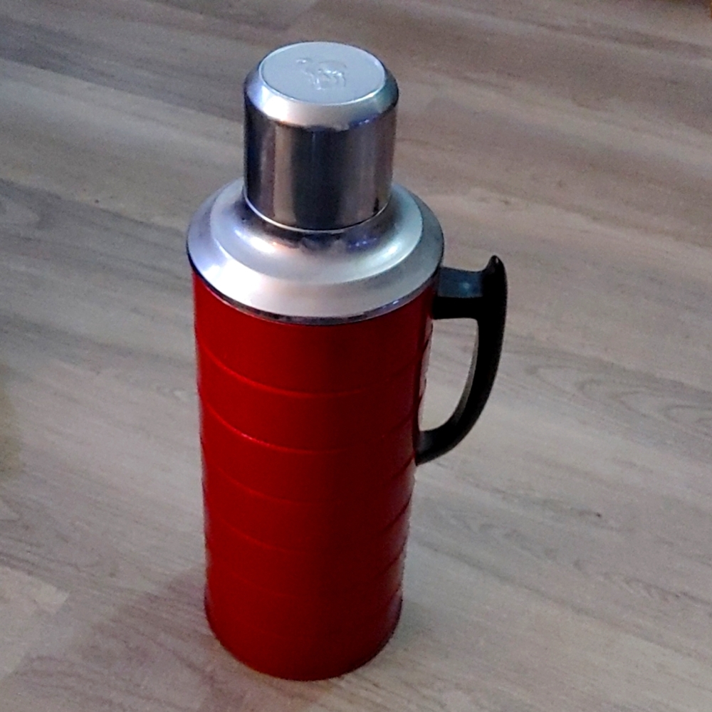 Camel insulated beverage holder